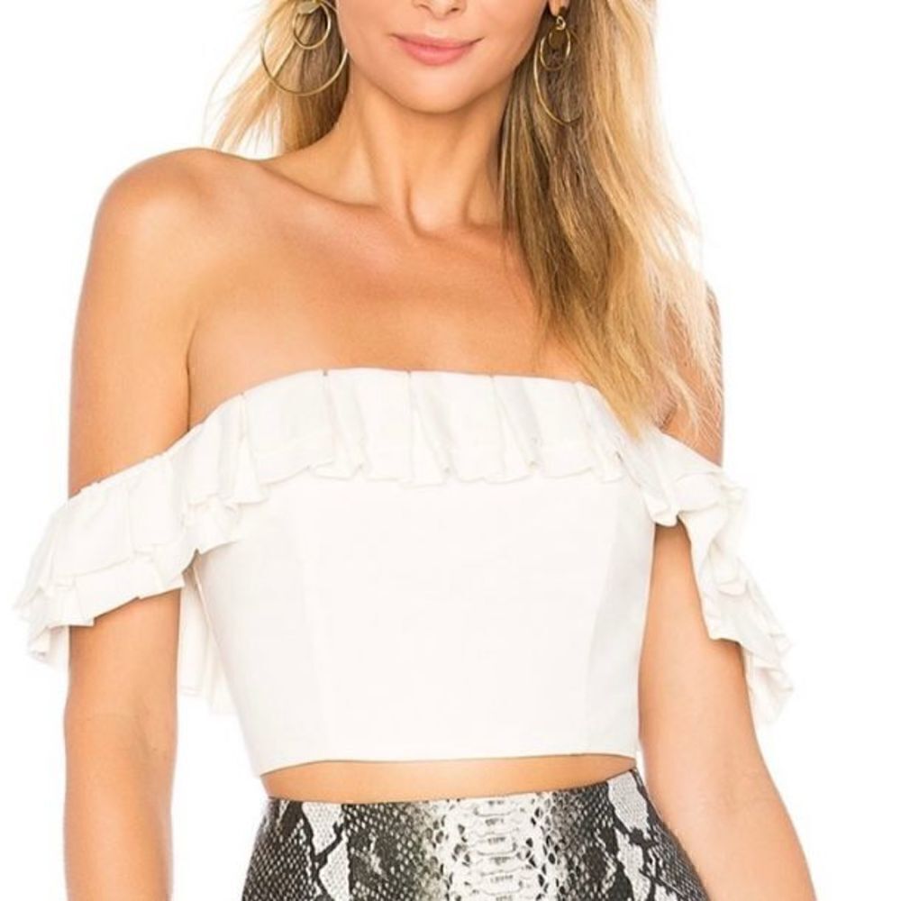 By The Way Revolve Lana Ivory Ruffled Top Size S - Picture 3 of 10